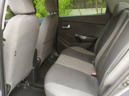 Серый Киа Рио, объемом двигателя 1.4 л и пробегом 223 тыс. км за 5500 $, фото 1 на Automoto.ua