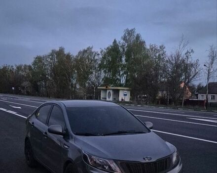 Сірий Кіа Ріо, об'ємом двигуна 1.4 л та пробігом 300 тис. км за 5000 $, фото 1 на Automoto.ua