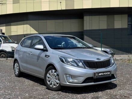 Серый Киа Рио, объемом двигателя 1.4 л и пробегом 62 тыс. км за 7990 $, фото 1 на Automoto.ua