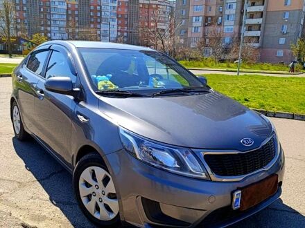 Киа Рио 2013 в Смеле на Automoto.ua Серый Киа Рио, объемом двигателя 1.5 л и пробегом 130 тыс. км за 7800 $, фото 1 на Automoto.ua