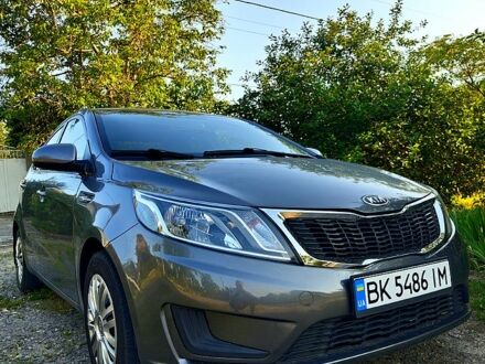 Серый Киа Рио, объемом двигателя 1.4 л и пробегом 135 тыс. км за 8400 $, фото 1 на Automoto.ua