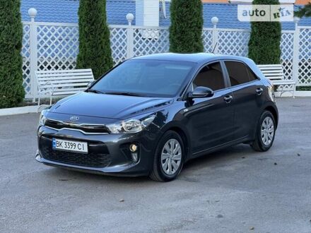 Кіа Ріо 2018 у Рівному на Automoto.ua Сірий Кіа Ріо, об'ємом двигуна 1.25 л та пробігом 61 тис. км за 9399 $, фото 1 на Automoto.ua
