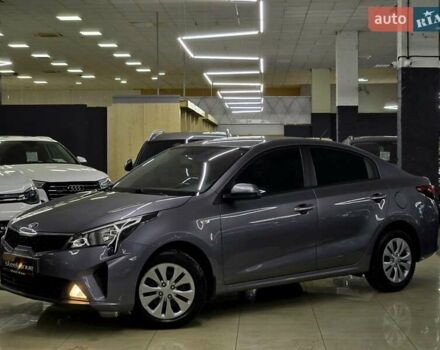 Серый Киа Рио, объемом двигателя 1.37 л и пробегом 60 тыс. км за 13999 $, фото 1 на Automoto.ua