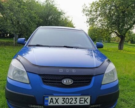 Синий Киа Рио, объемом двигателя 1.4 л и пробегом 281 тыс. км за 4300 $, фото 2 на Automoto.ua