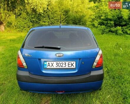 Синий Киа Рио, объемом двигателя 1.4 л и пробегом 281 тыс. км за 4300 $, фото 3 на Automoto.ua