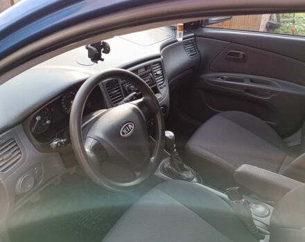 Синий Киа Рио, объемом двигателя 1.4 л и пробегом 231 тыс. км за 5000 $, фото 4 на Automoto.ua