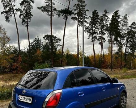 Синий Киа Рио, объемом двигателя 1.4 л и пробегом 198 тыс. км за 5300 $, фото 2 на Automoto.ua