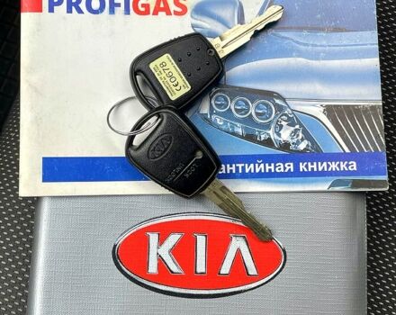 Синій Кіа Ріо, об'ємом двигуна 1.4 л та пробігом 182 тис. км за 4900 $, фото 13 на Automoto.ua