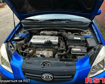 Синій Кіа Ріо, об'ємом двигуна 1.4 л та пробігом 198 тис. км за 5300 $, фото 7 на Automoto.ua