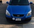 Синий Киа Рио, объемом двигателя 1.4 л и пробегом 250 тыс. км за 4400 $, фото 2 на Automoto.ua