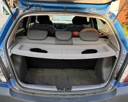 Синий Киа Рио, объемом двигателя 1.4 л и пробегом 267 тыс. км за 4500 $, фото 5 на Automoto.ua