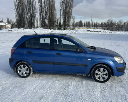 Синий Киа Рио, объемом двигателя 1.4 л и пробегом 111 тыс. км за 4500 $, фото 2 на Automoto.ua