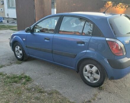 Синий Киа Рио, объемом двигателя 1.4 л и пробегом 190 тыс. км за 3200 $, фото 3 на Automoto.ua