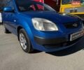 Синий Киа Рио, объемом двигателя 1.4 л и пробегом 343 тыс. км за 3490 $, фото 3 на Automoto.ua