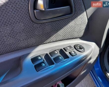 Синий Киа Рио, объемом двигателя 1.4 л и пробегом 343 тыс. км за 3490 $, фото 11 на Automoto.ua