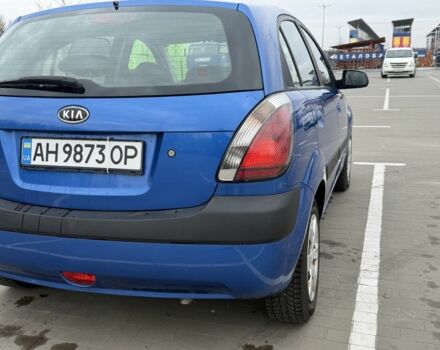 Синий Киа Рио, объемом двигателя 1.4 л и пробегом 179 тыс. км за 3800 $, фото 2 на Automoto.ua