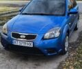 Синий Киа Рио, объемом двигателя 1.4 л и пробегом 142 тыс. км за 4200 $, фото 2 на Automoto.ua