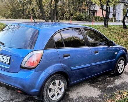 Синий Киа Рио, объемом двигателя 1.4 л и пробегом 142 тыс. км за 4200 $, фото 1 на Automoto.ua
