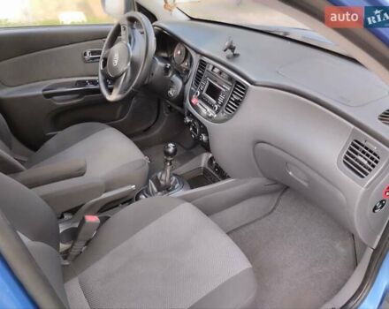 Синий Киа Рио, объемом двигателя 1.4 л и пробегом 200 тыс. км за 4150 $, фото 10 на Automoto.ua