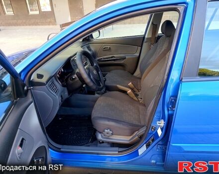 Синій Кіа Ріо, об'ємом двигуна 1.4 л та пробігом 165 тис. км за 4850 $, фото 8 на Automoto.ua