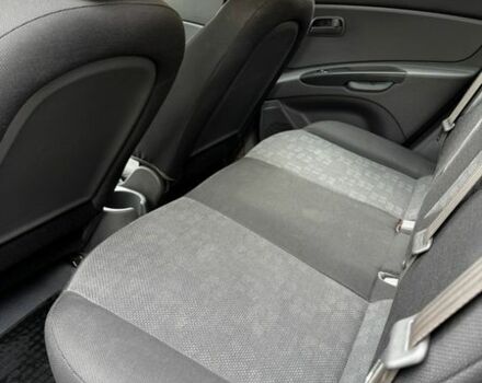 Синій Кіа Ріо, об'ємом двигуна 1.4 л та пробігом 93 тис. км за 8200 $, фото 21 на Automoto.ua