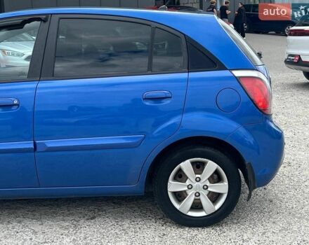 Синій Кіа Ріо, об'ємом двигуна 1.4 л та пробігом 190 тис. км за 5490 $, фото 3 на Automoto.ua