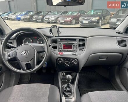 Синій Кіа Ріо, об'ємом двигуна 1.4 л та пробігом 190 тис. км за 5490 $, фото 34 на Automoto.ua