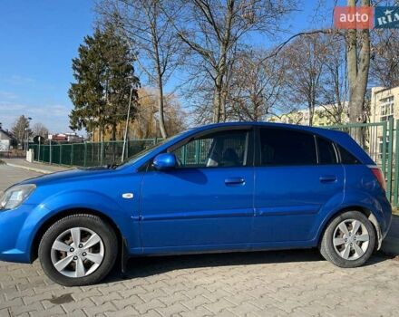 Синий Киа Рио, объемом двигателя 1.4 л и пробегом 182 тыс. км за 5800 $, фото 2 на Automoto.ua
