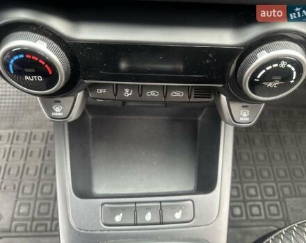 Кіа Ріо 2018 у Малой Виске на Automoto.ua Синій Кіа Ріо, об'ємом двигуна 1.59 л та пробігом 65 тис. км за 15600 $, фото 17 на Automoto.ua