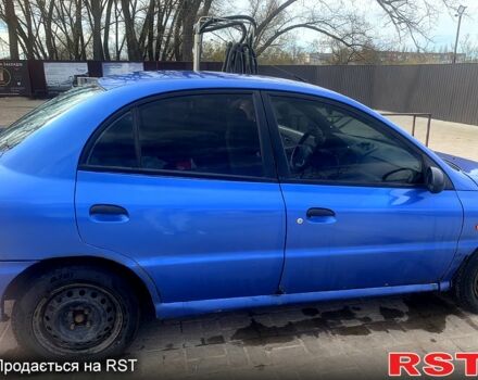 Синий Киа Рио, объемом двигателя 1.3 л и пробегом 445 тыс. км за 1700 $, фото 4 на Automoto.ua
