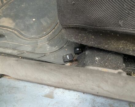 Синій Кіа Ріо, об'ємом двигуна 1.5 л та пробігом 300 тис. км за 1500 $, фото 7 на Automoto.ua