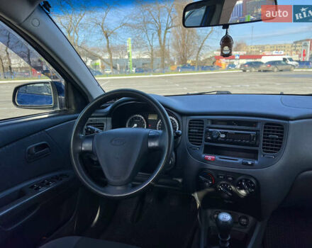 Синій Кіа Ріо, об'ємом двигуна 1.4 л та пробігом 121 тис. км за 5600 $, фото 25 на Automoto.ua