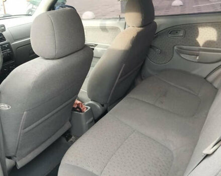 Синий Киа Рио, объемом двигателя 1.3 л и пробегом 205 тыс. км за 2300 $, фото 5 на Automoto.ua