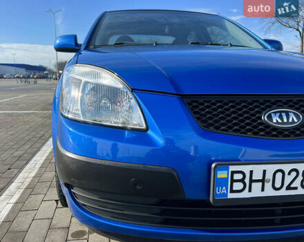 Синій Кіа Ріо, об'ємом двигуна 1.4 л та пробігом 121 тис. км за 5600 $, фото 3 на Automoto.ua