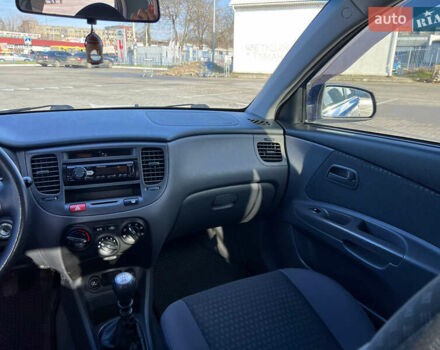 Синій Кіа Ріо, об'ємом двигуна 1.4 л та пробігом 121 тис. км за 5600 $, фото 24 на Automoto.ua