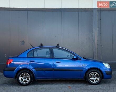Синий Киа Рио, объемом двигателя 1.4 л и пробегом 279 тыс. км за 3300 $, фото 1 на Automoto.ua