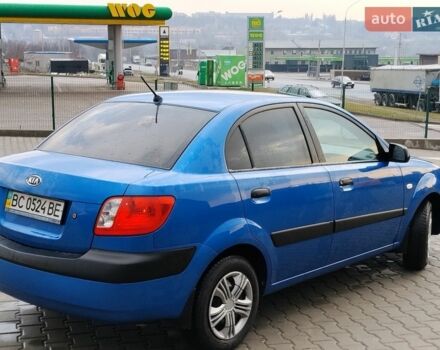 Синий Киа Рио, объемом двигателя 1.4 л и пробегом 310 тыс. км за 3450 $, фото 4 на Automoto.ua