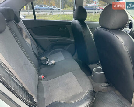 Синий Киа Рио, объемом двигателя 1.4 л и пробегом 176 тыс. км за 4600 $, фото 13 на Automoto.ua