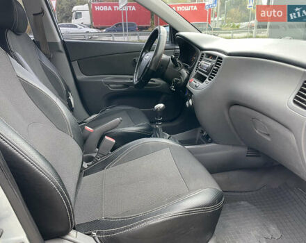 Синий Киа Рио, объемом двигателя 1.4 л и пробегом 176 тыс. км за 4600 $, фото 15 на Automoto.ua