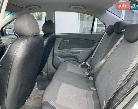 Синий Киа Рио, объемом двигателя 1.4 л и пробегом 176 тыс. км за 4600 $, фото 11 на Automoto.ua