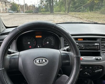 Синий Киа Рио, объемом двигателя 1.4 л и пробегом 172 тыс. км за 4318 $, фото 7 на Automoto.ua