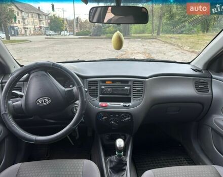 Синій Кіа Ріо, об'ємом двигуна 1.4 л та пробігом 172 тис. км за 4500 $, фото 8 на Automoto.ua