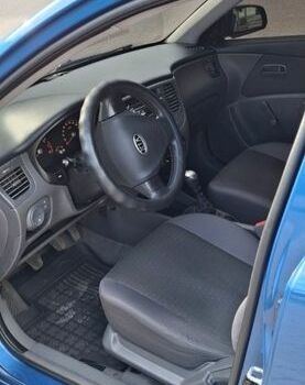 Синий Киа Рио, объемом двигателя 1.4 л и пробегом 179 тыс. км за 3900 $, фото 8 на Automoto.ua