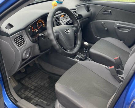 Синий Киа Рио, объемом двигателя 1.4 л и пробегом 177 тыс. км за 3800 $, фото 7 на Automoto.ua