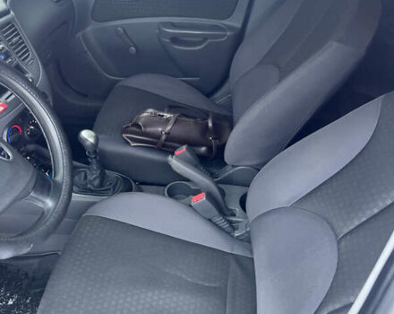 Синій Кіа Ріо, об'ємом двигуна 1.4 л та пробігом 178 тис. км за 4100 $, фото 7 на Automoto.ua