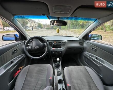 Синій Кіа Ріо, об'ємом двигуна 1.4 л та пробігом 172 тис. км за 4500 $, фото 7 на Automoto.ua