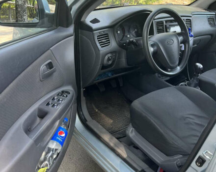 Синий Киа Рио, объемом двигателя 1.4 л и пробегом 200 тыс. км за 4700 $, фото 3 на Automoto.ua