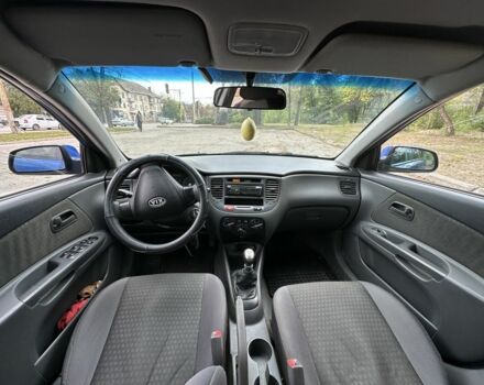 Синий Киа Рио, объемом двигателя 1.4 л и пробегом 172 тыс. км за 4318 $, фото 6 на Automoto.ua