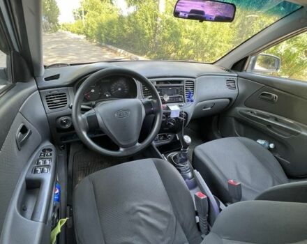 Синий Киа Рио, объемом двигателя 1.4 л и пробегом 186 тыс. км за 4700 $, фото 3 на Automoto.ua
