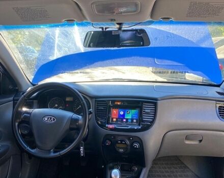 Синий Киа Рио, объемом двигателя 1.4 л и пробегом 258 тыс. км за 3500 $, фото 2 на Automoto.ua